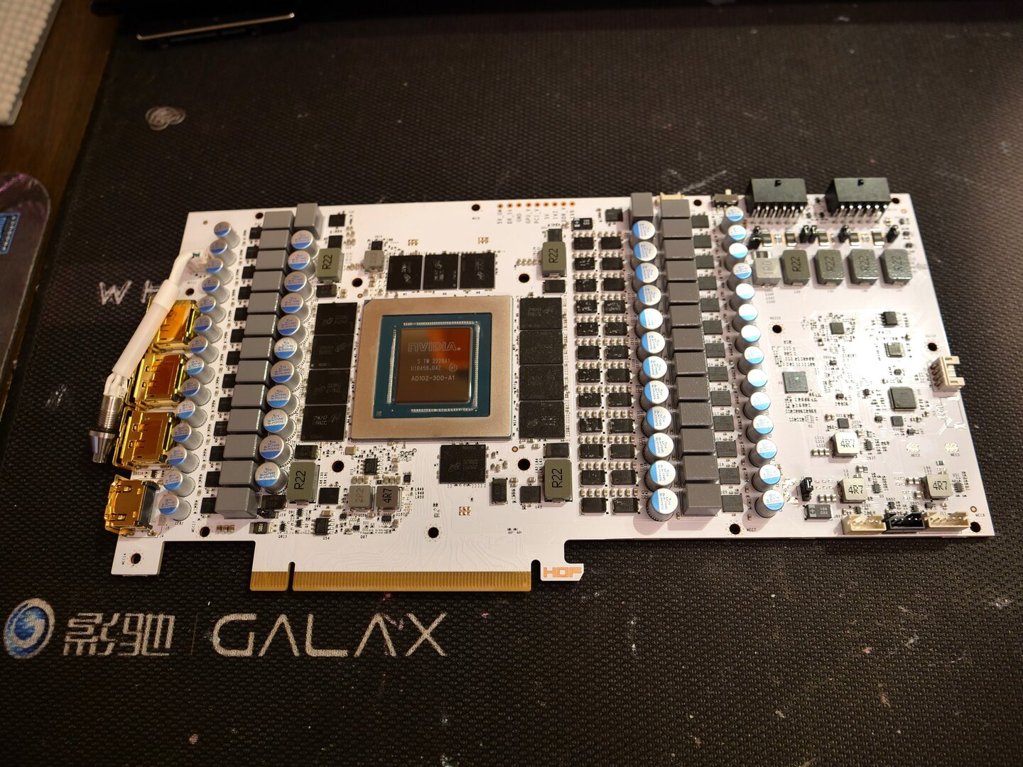 PCB affronté du Galax RTX 4090 HOF