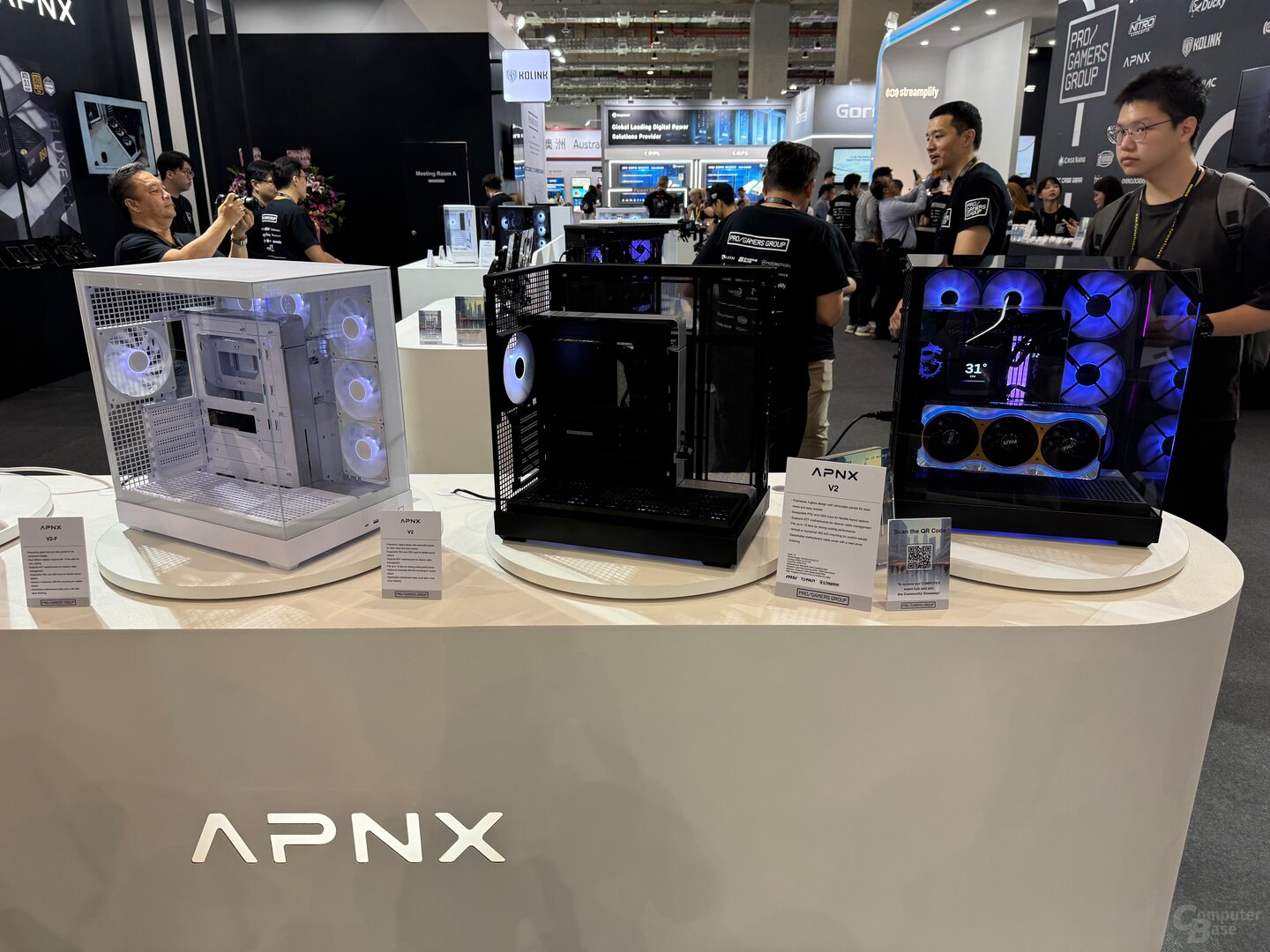 APNX V2-F (à gauche) et APNX V2 (centre et droite)