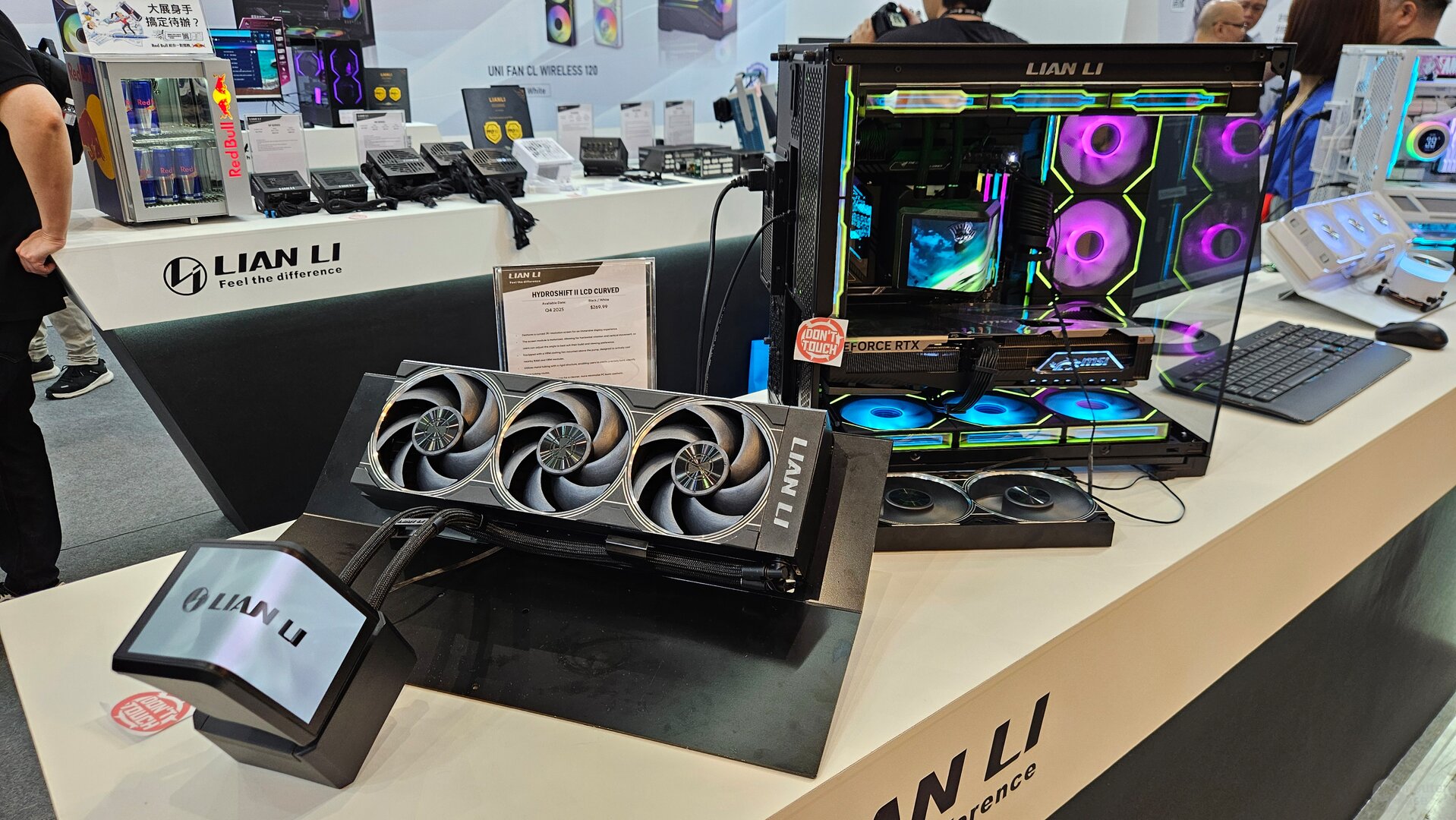 Lian Li Hydroshift II Curved LCD