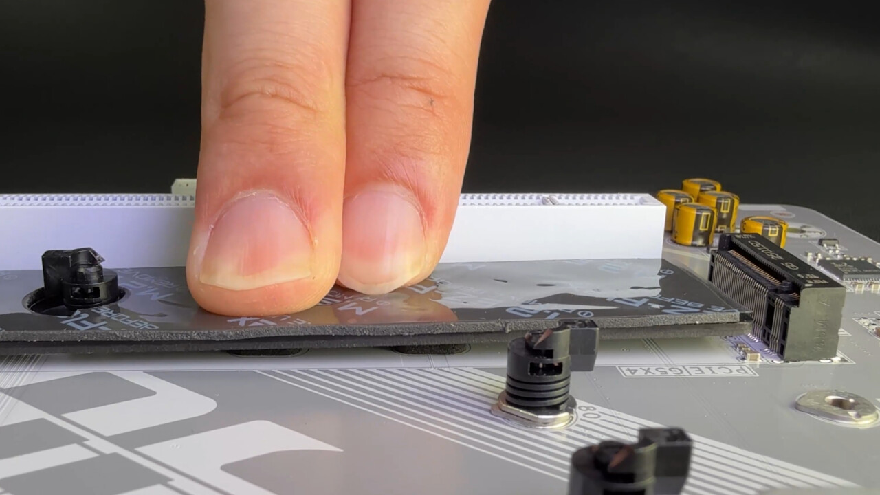 M.2 EZ-FLEX: Gigabyte Puts SSDs Under Pressure