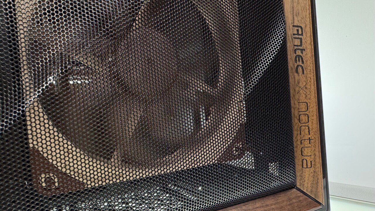 Lisää Noctua-versioita: kolme kausiluonteista virtalähdettä, Antec-kotelo ja hiiri